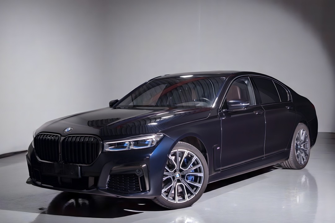 BMW Seria 7 740d xDrive M-Sport (4)