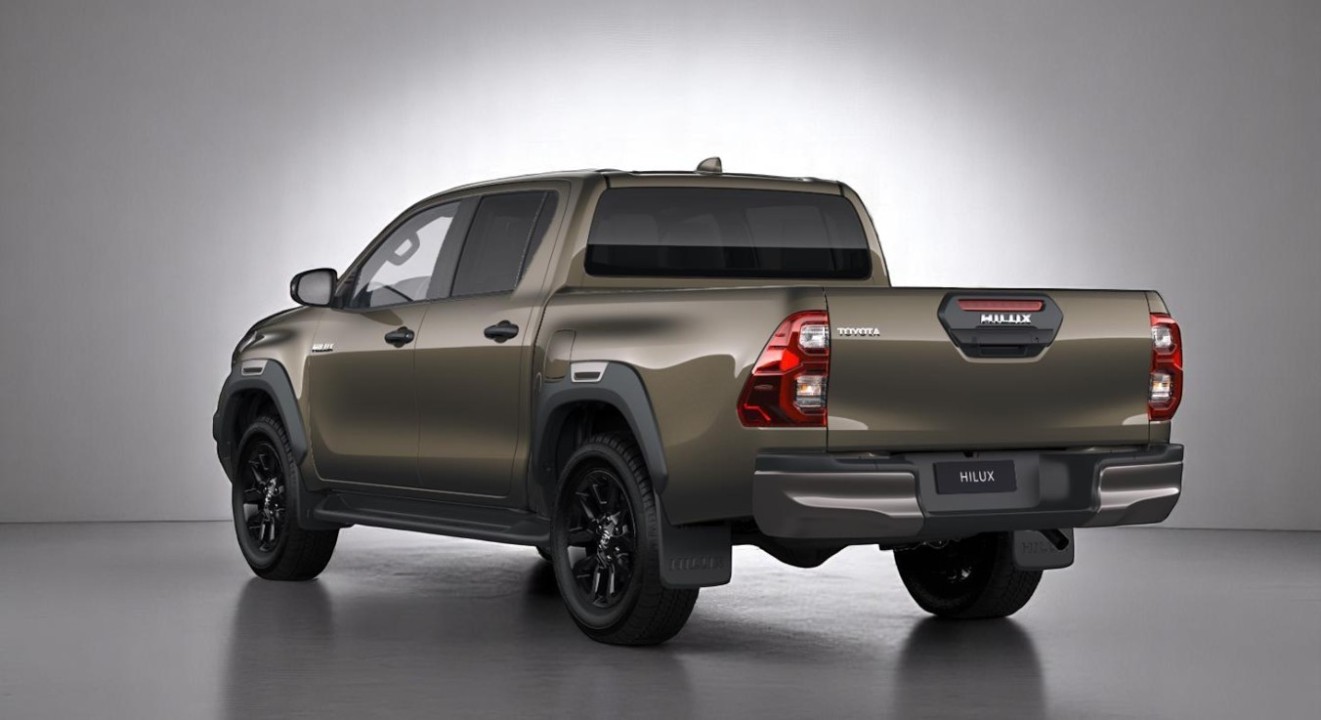 Toyota Hilux 2.8D AT MHEV Invincible (5)