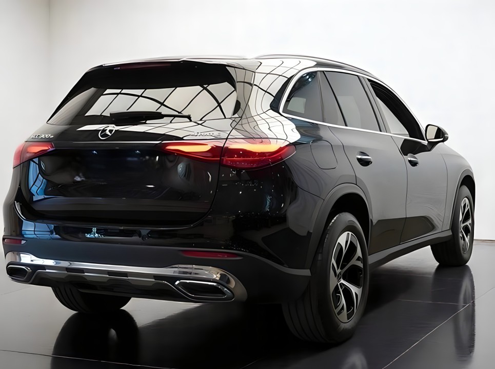 Mercedes-Benz GLC 300e 4MATIC Avantgarde (5)