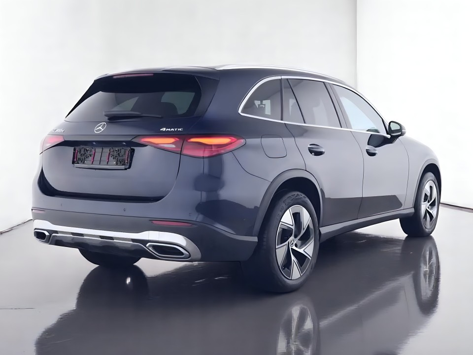 Mercedes-Benz GLC 300e 4MATIC (2)