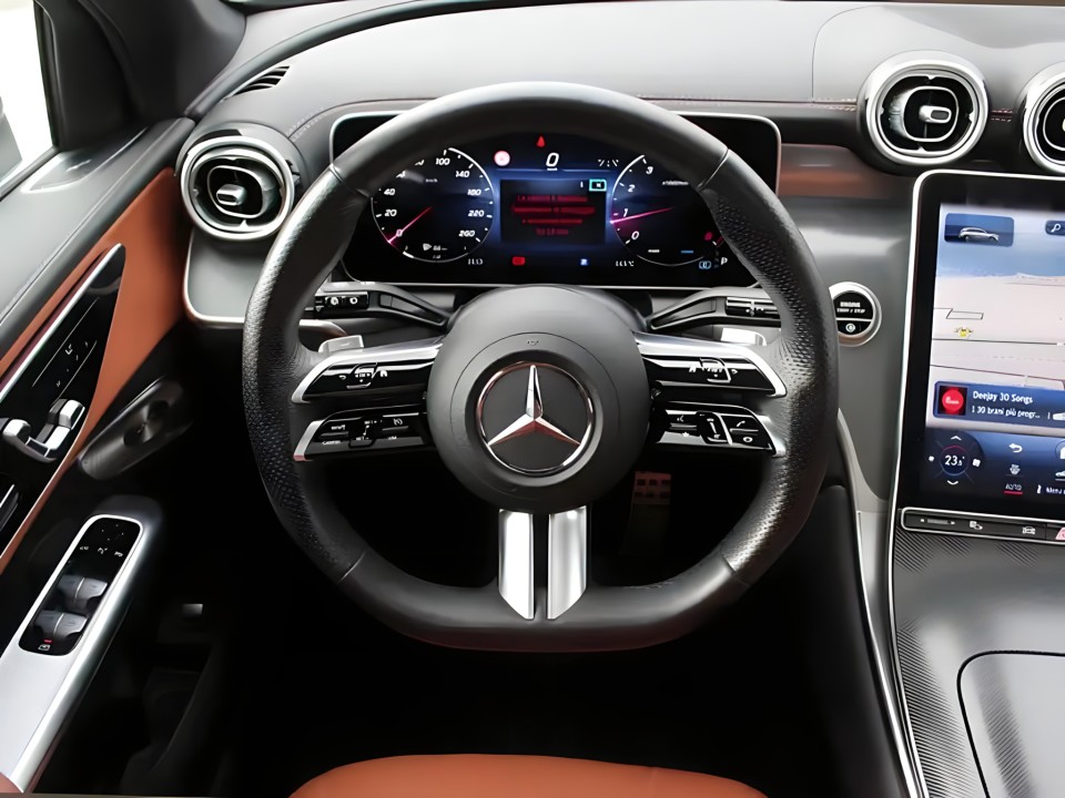 Mercedes-Benz GLC 200 4MATIC - foto 13