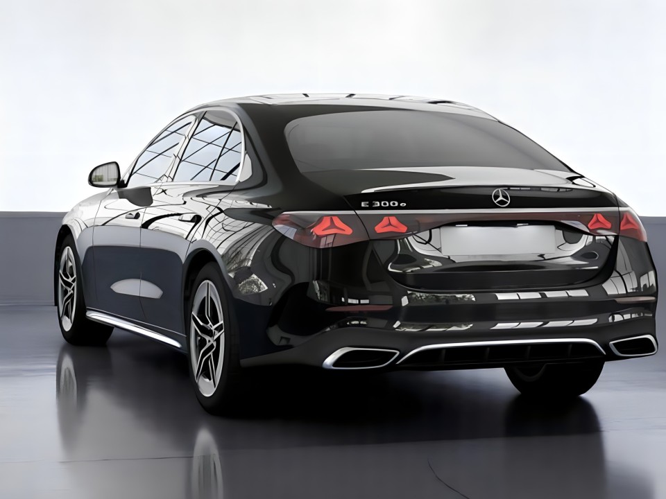 Mercedes-Benz E 300eAMG Line (5)
