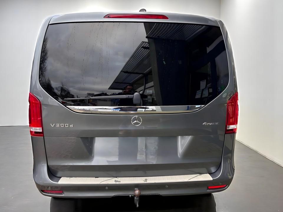 Mercedes-Benz V 300d 4MATIC Extralong Avantgarde (5)