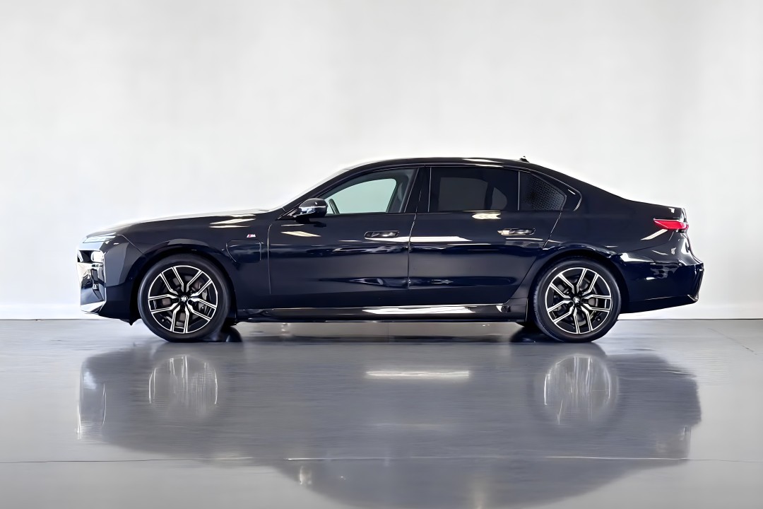 BMW Seria 7 750e xDrive (3)