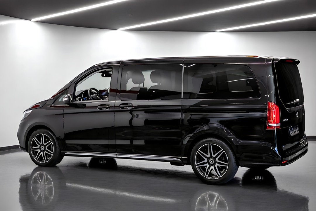 Mercedes-Benz V 300d 4MATIC AMG (5)