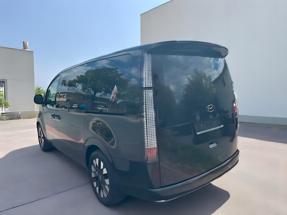 Hyundai Staria Signature (4)