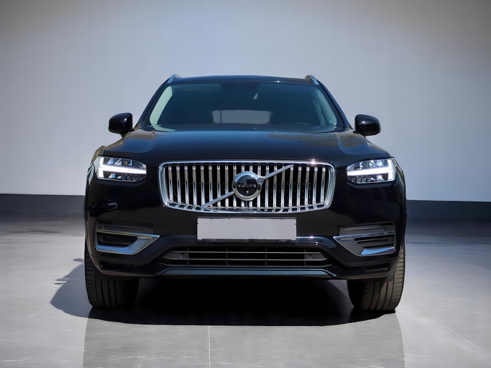 Volvo XC 90 B5 AWD R-Design (2)