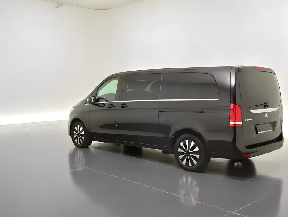 Mercedes-Benz V 300d 4MATIC Extralong (3)