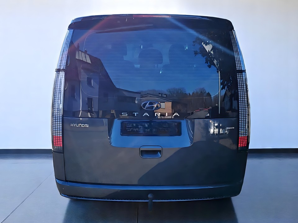 Hyundai Staria 2.2 Signature AWD (3)
