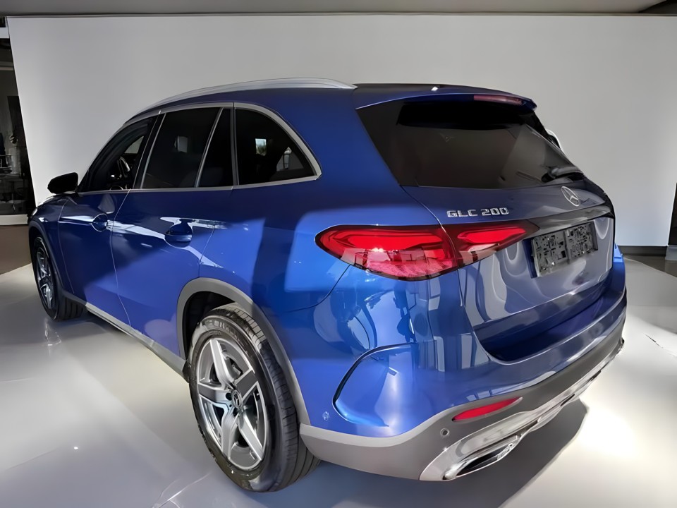Mercedes-Benz GLC 200 4MATIC AMG LINE (4)
