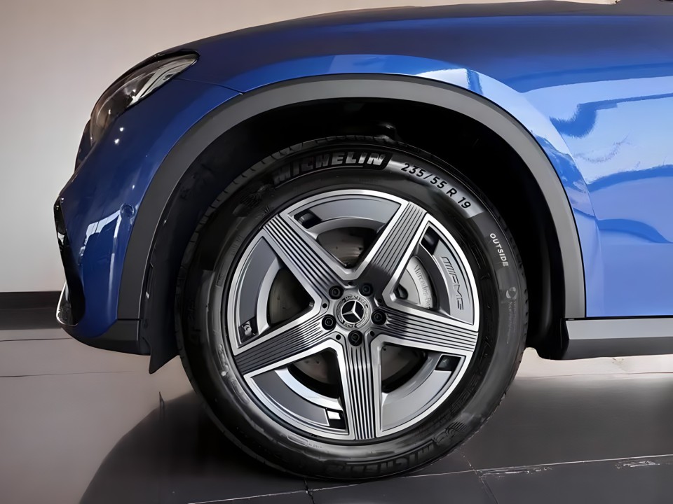 Mercedes-Benz GLC 200 4MATIC AMG LINE - foto 14