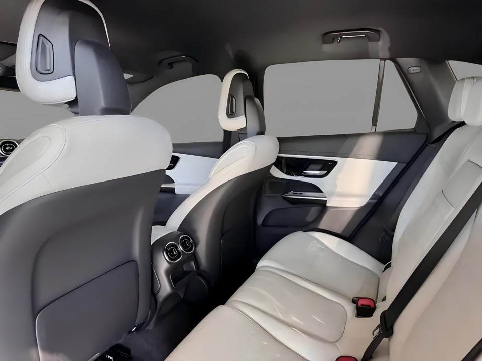 Mercedes-Benz GLC 200 4MATIC AMG LINE - foto 8