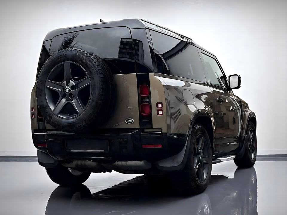Land Rover Defender X-Dynamic SE (3)