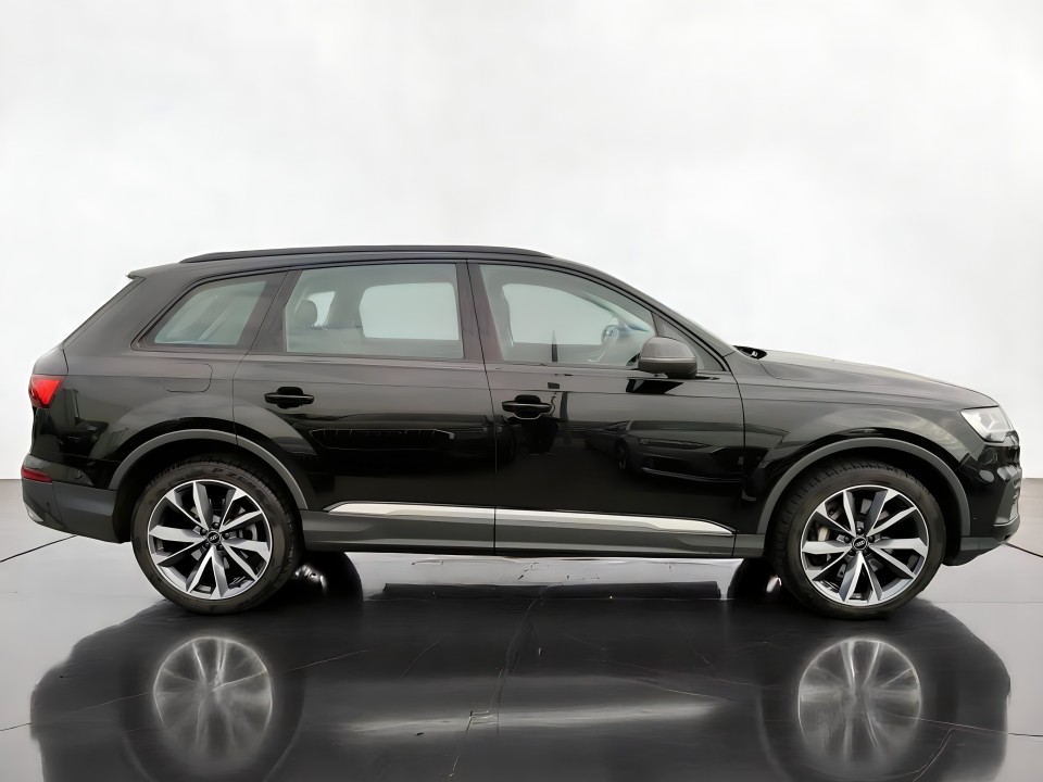 Audi Q7 55TFSI e Quattro (4)