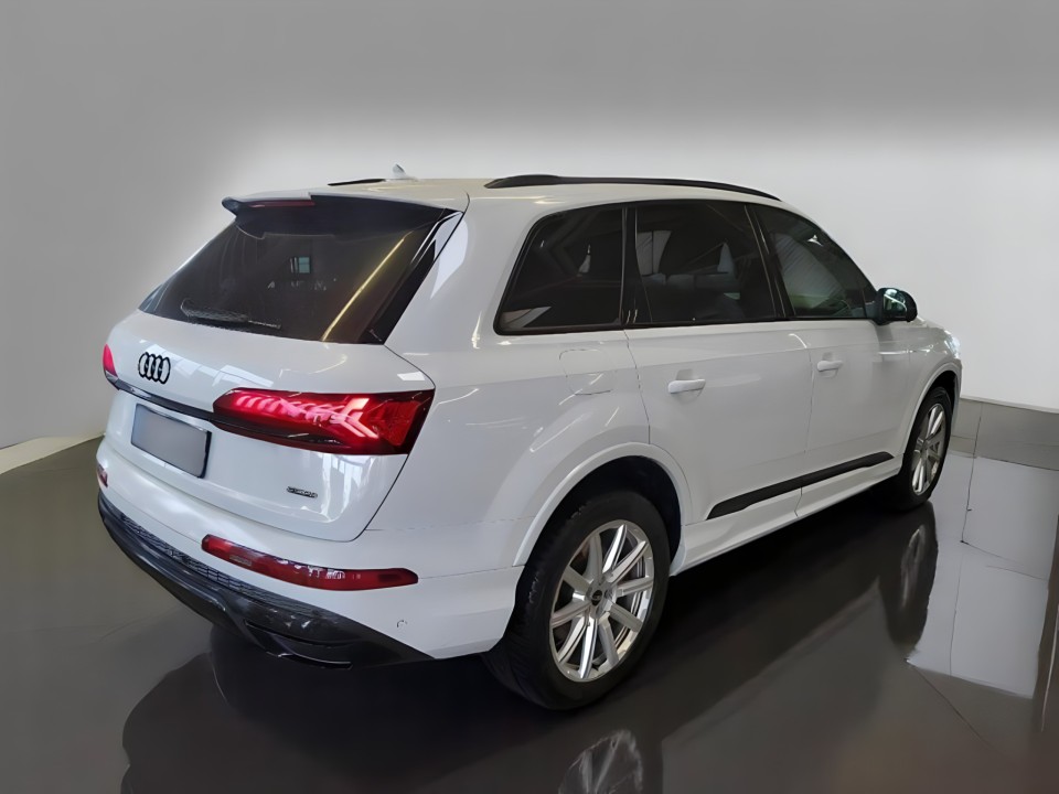 Audi Q7 55 TFSI e Quattro Tiptronic S-line (2)