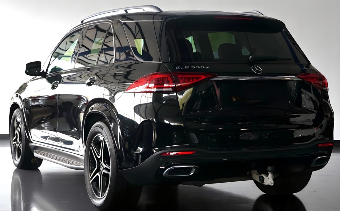 Mercedes-Benz GLE 350e 4MATIC AMG (2)