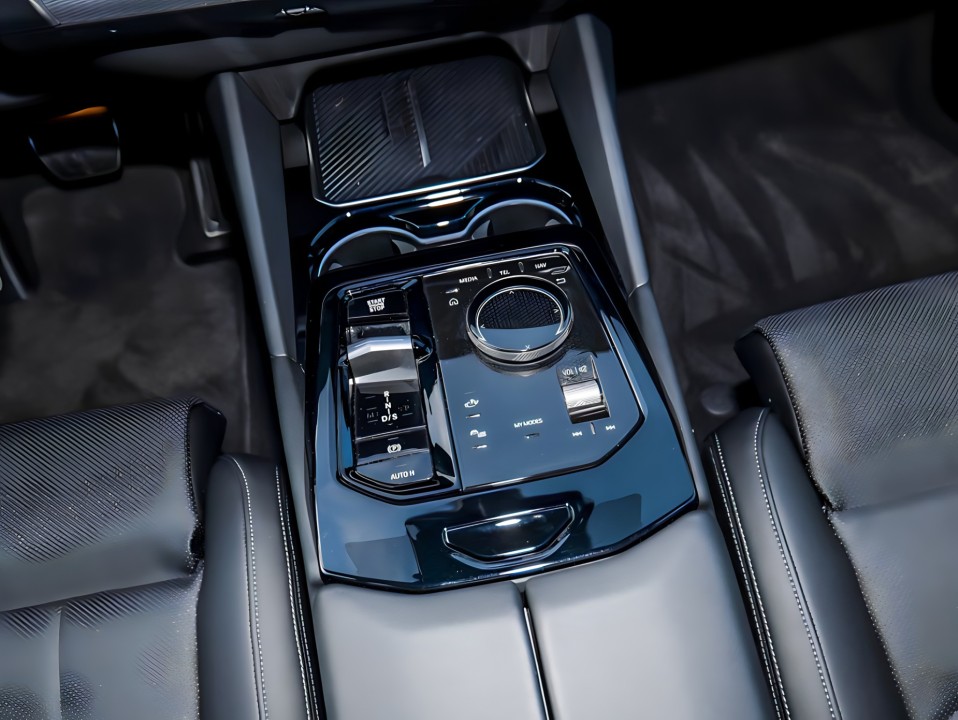 BMW Seria 5 520i - foto 10