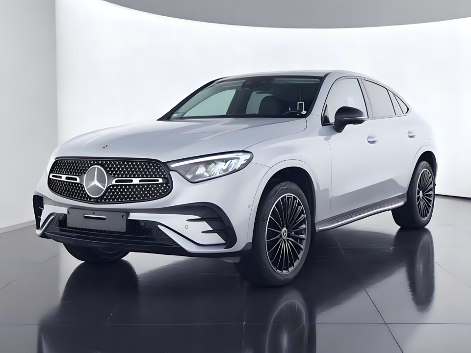 Mercedes-Benz GLC Coupe Mercedes-Benz GLC 300e 4MATIC Coupé AMG (1)