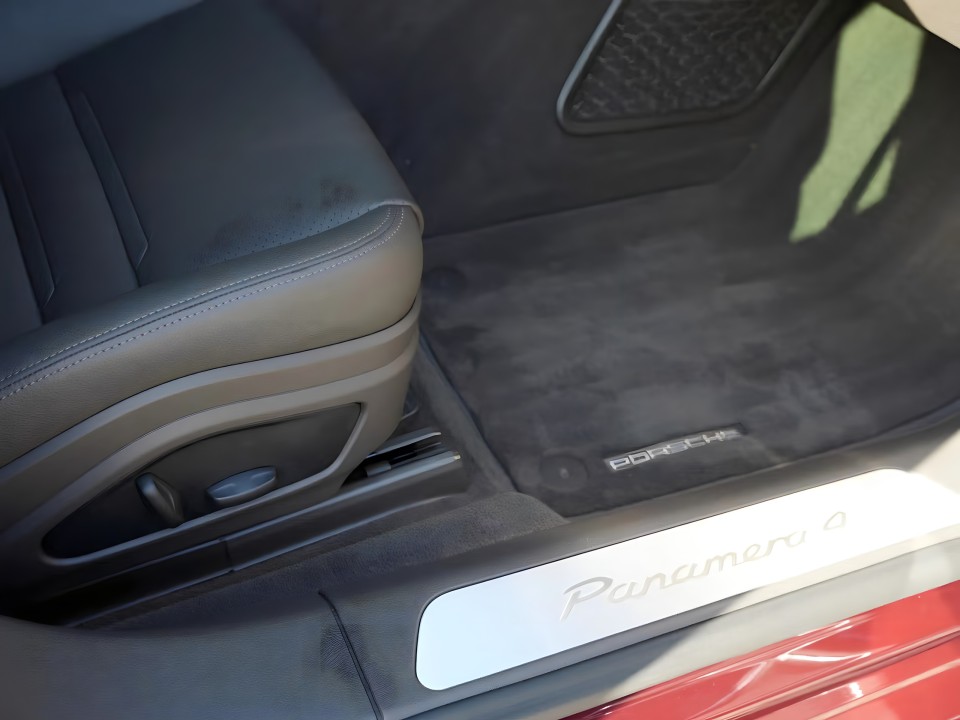 Porsche Panamera 4 E-Hybrid - foto 14