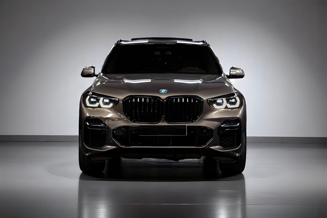 BMW X5 xDrive45e M-Sport (2)