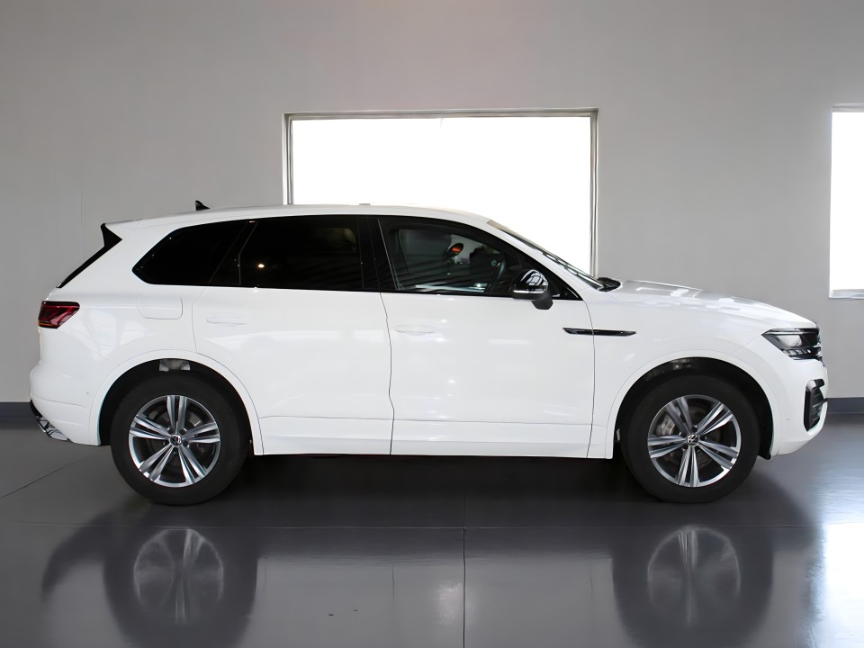 Volkswagen Touareg V6 TDI R-Line (4)