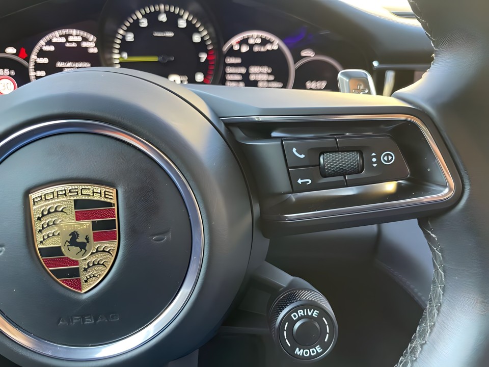 Porsche Panamera 4S - foto 11