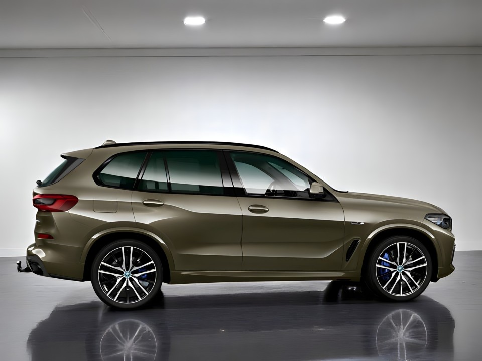 BMW X5 xDrive45e M-Sport (2)