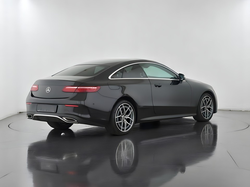 Mercedes-Benz E 200 Coupe AMG Line - foto 7
