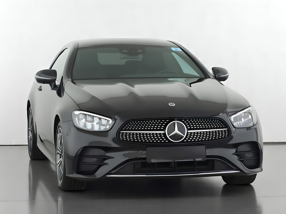 Mercedes-Benz E 200 Coupe AMG Line - foto 9
