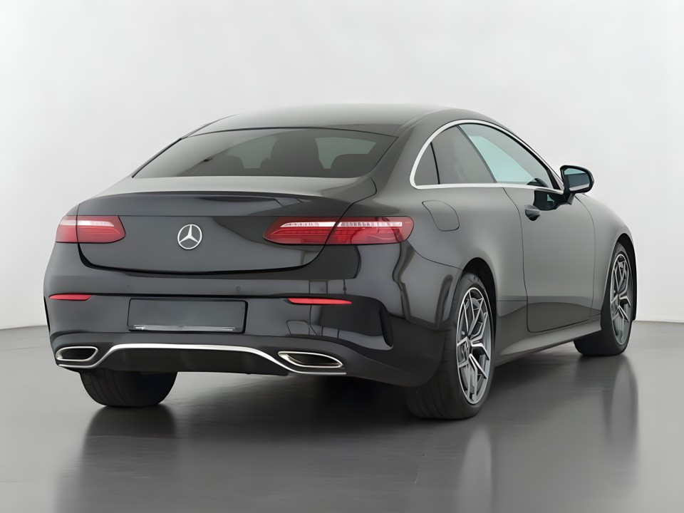 Mercedes-Benz E 200 Coupe AMG Line (5)