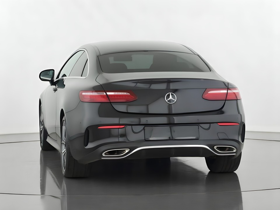 Mercedes-Benz E 200 Coupe AMG Line (4)