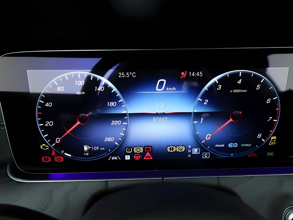 Mercedes-Benz E 200 Coupe AMG Line - foto 13