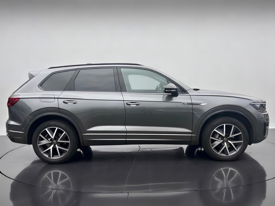 Volkswagen Touareg 3.0 TDI R-Line (2)