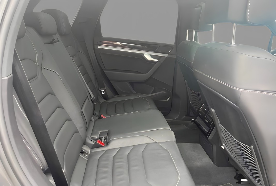 Volkswagen Touareg 3.0 TDI R-Line (5)