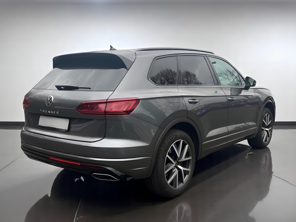 Volkswagen Touareg 3.0 TDI R-Line (3)