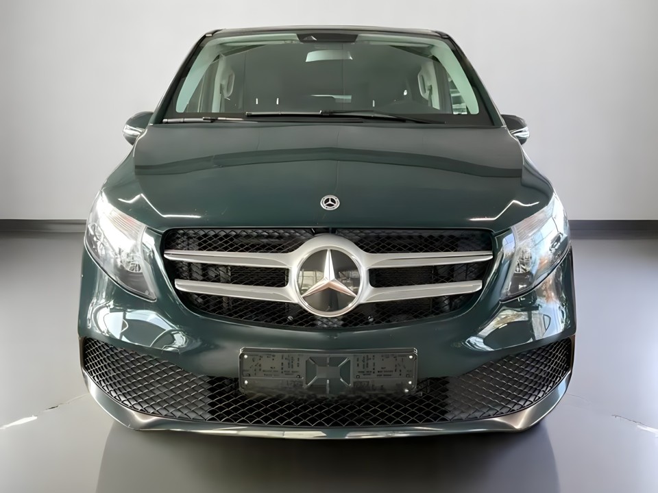 Mercedes-Benz V 220d (5)
