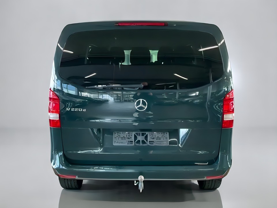 Mercedes-Benz V 220d (3)