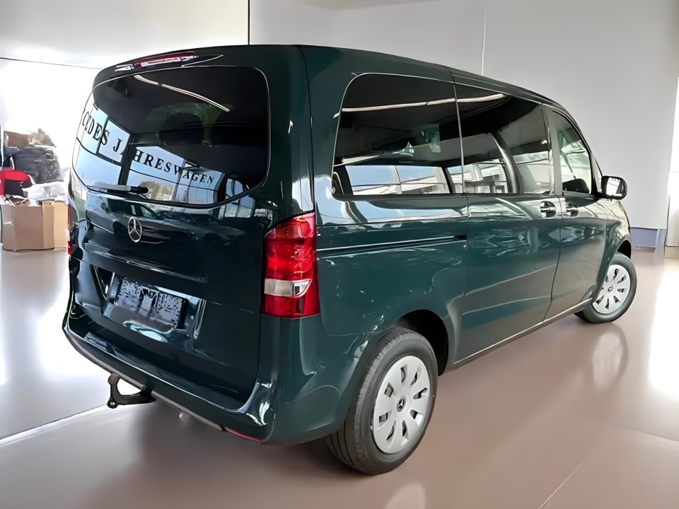 Mercedes-Benz V 220d (4)