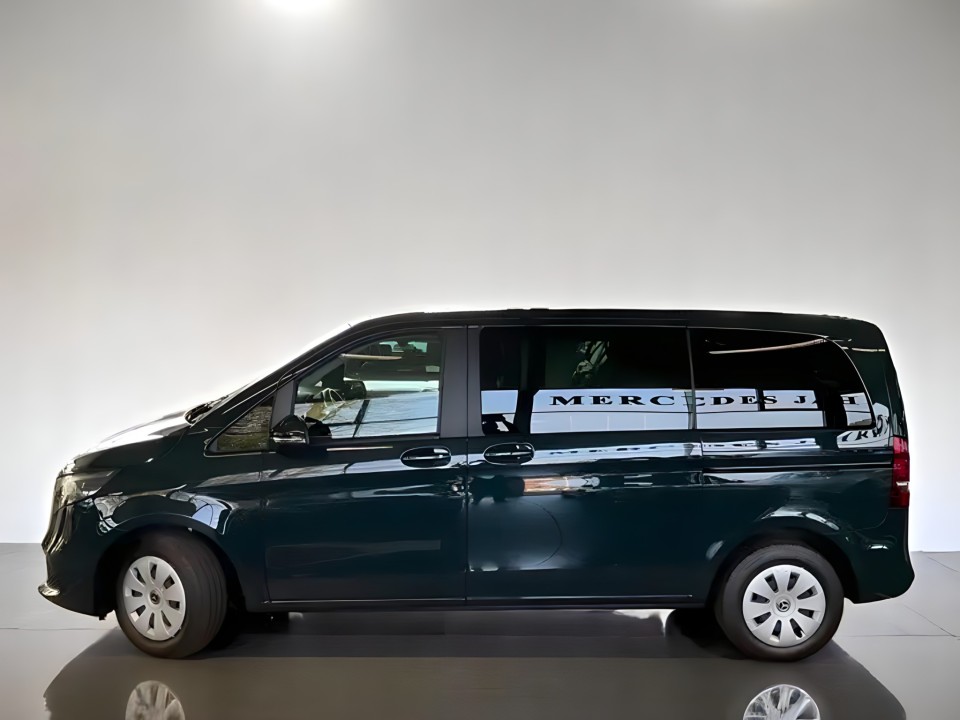 Mercedes-Benz V 220d (2)