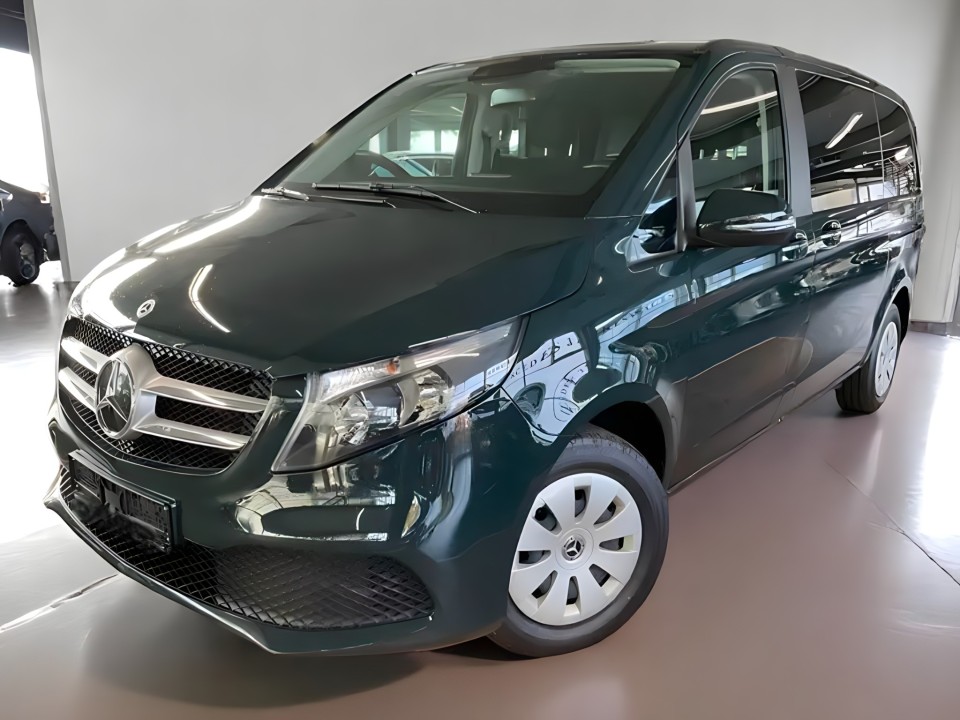 Mercedes-Benz V 220d (1)
