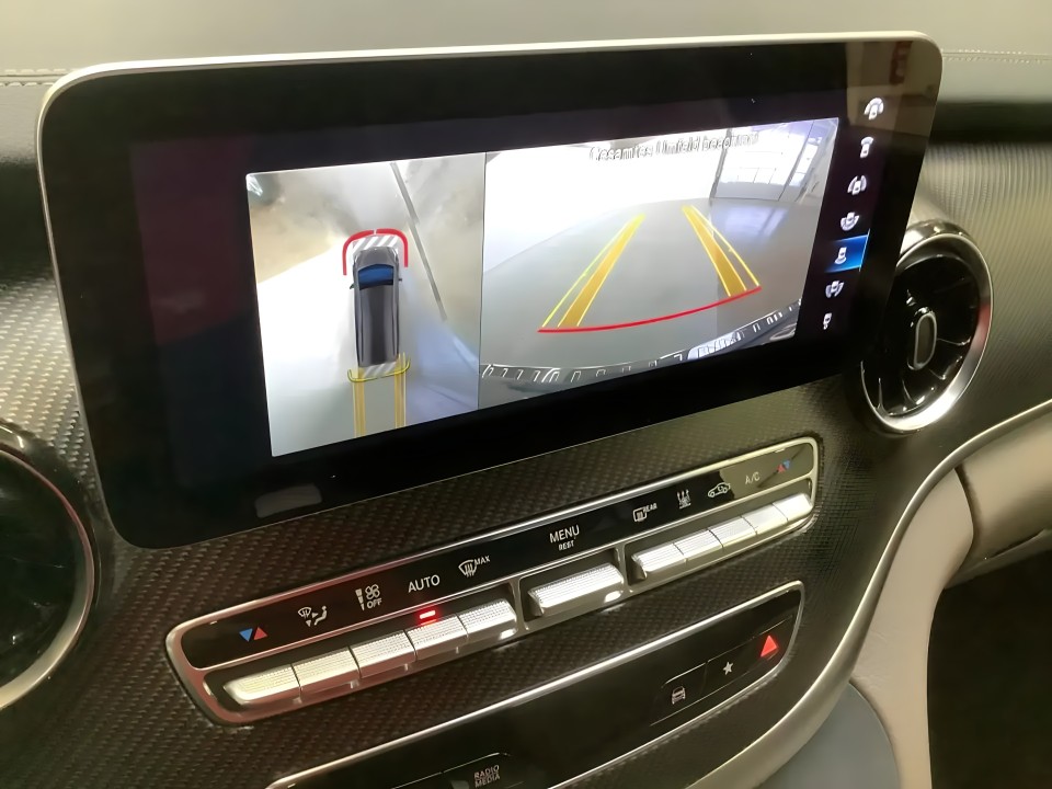 Mercedes-Benz V 300d AMG Avantgarde - foto 10