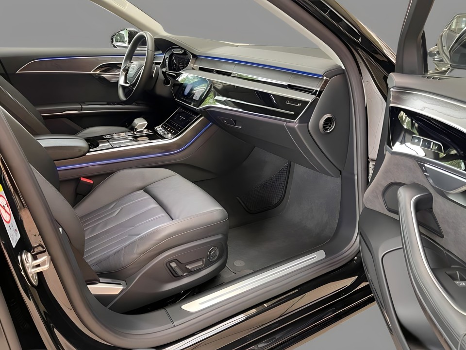Audi A8 60TFSIe Quattro - foto 13