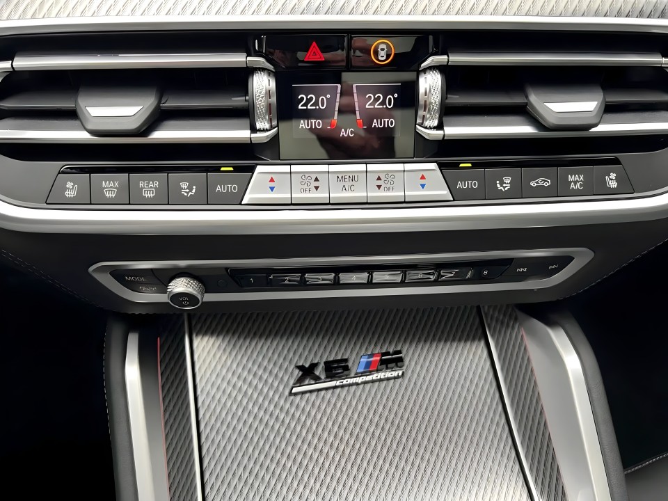 BMW X6 M Competition - foto 23