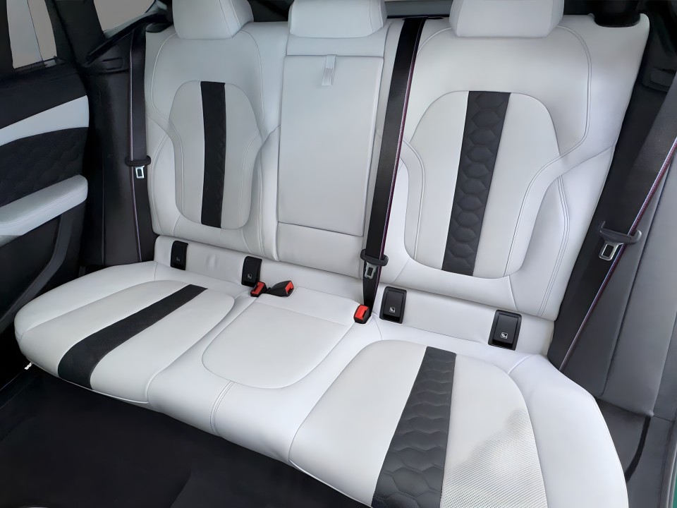 BMW X6 M Competition - foto 17