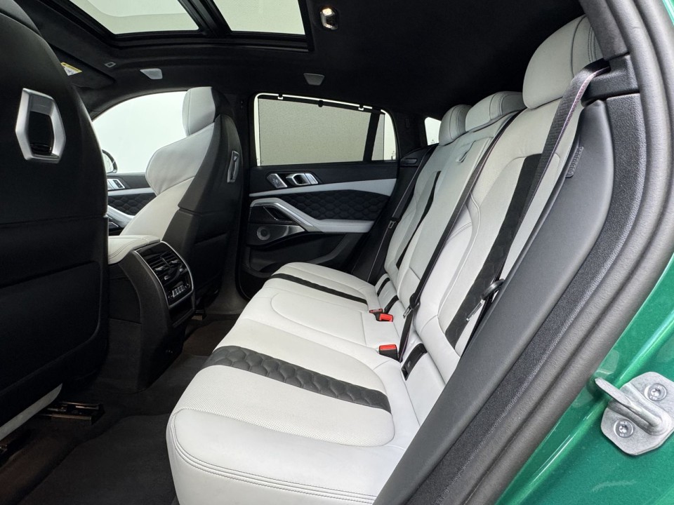 BMW X6 M Competition - foto 18