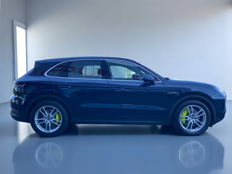 Porsche Cayenne (4)