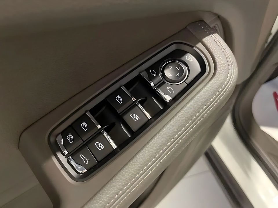 Porsche Macan - foto 23