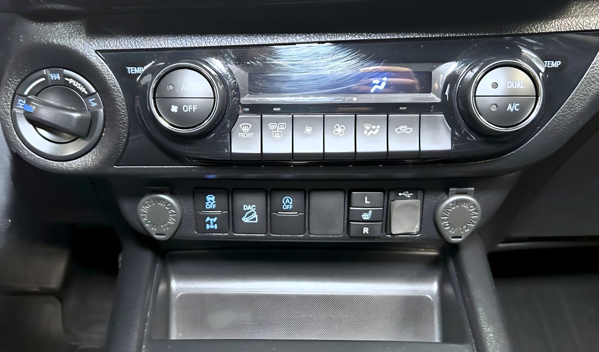 Toyota Hilux 2.8 D-4D - foto 22