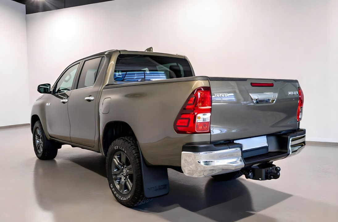Toyota Hilux 2.8 D-4D (5)