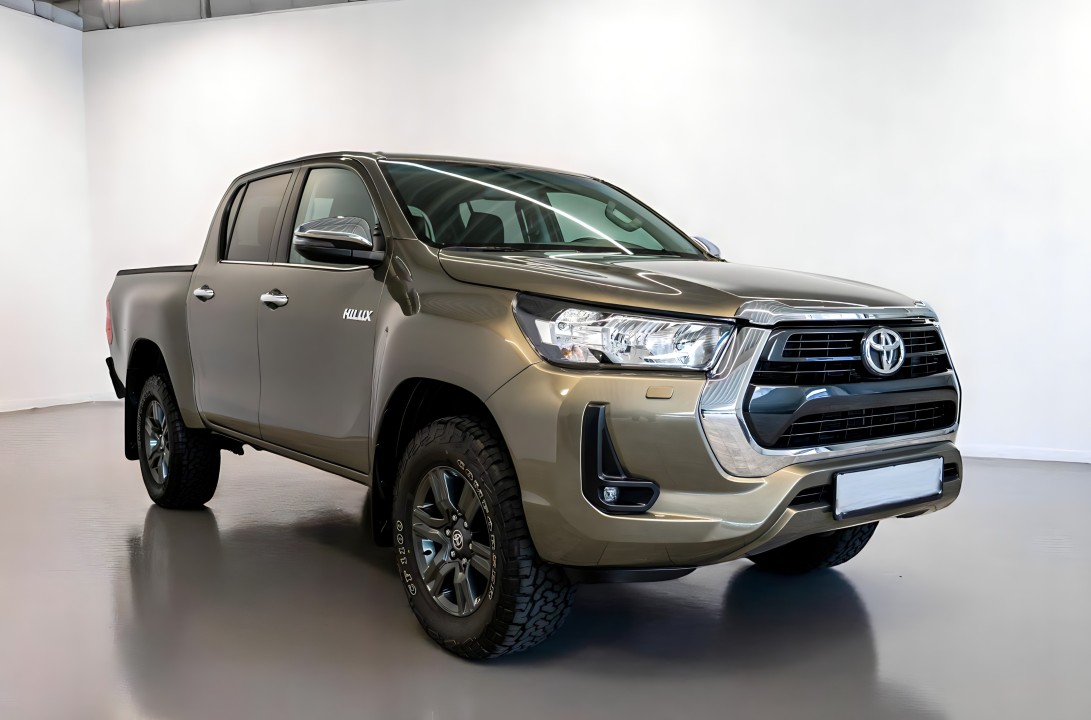 Toyota Hilux 2.8 D-4D (1)